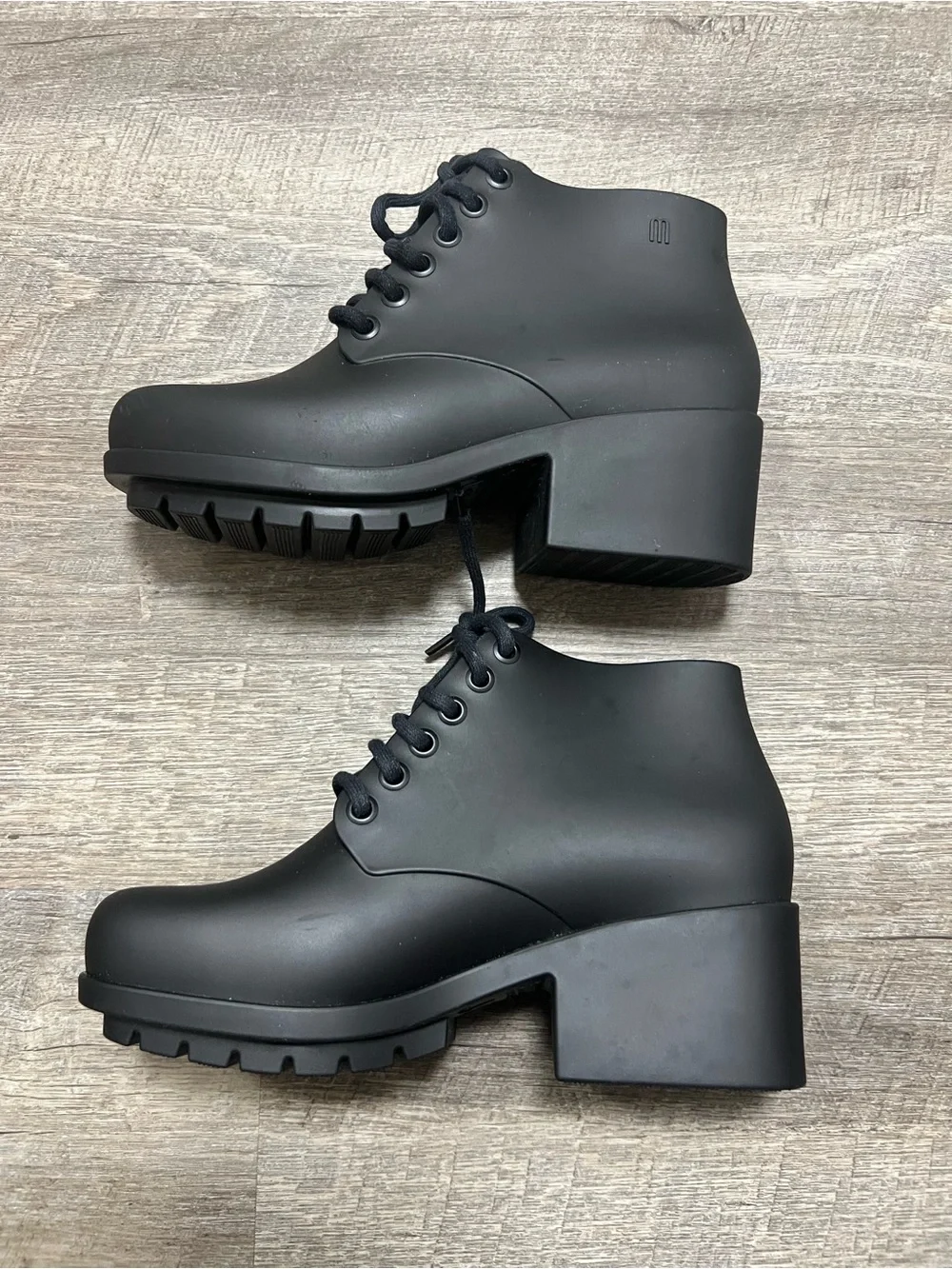 Melissa stylish black